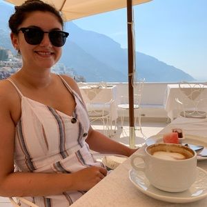 Meet your Posher, Jacqueline